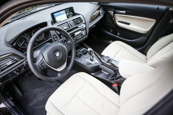 BMW_116D_ED_poste_conduite.jpg