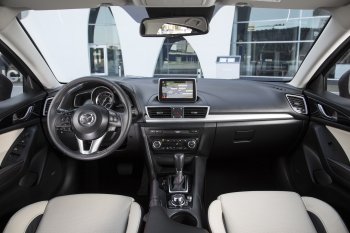 Mazda3_berline_planche_de_bord.jpg
