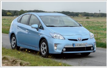 Toyota_Prius_rechargeable_large.jpg