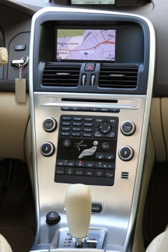 Volvo_XC60_console.jpg